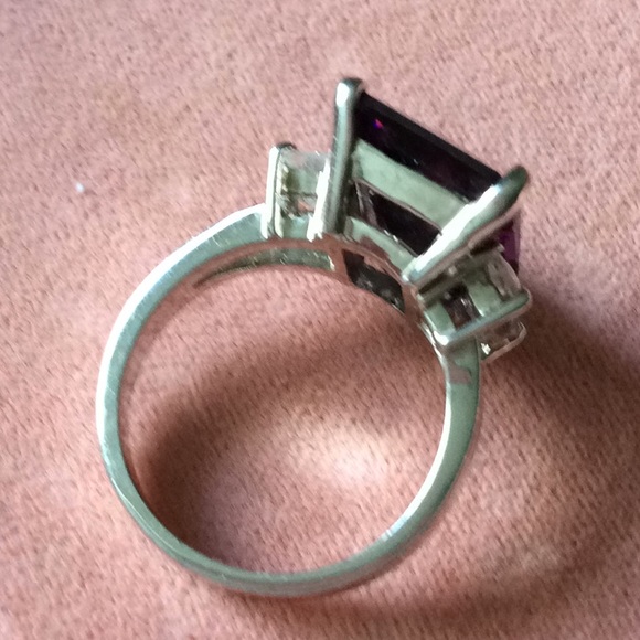 Ring - Picture 4 of 4